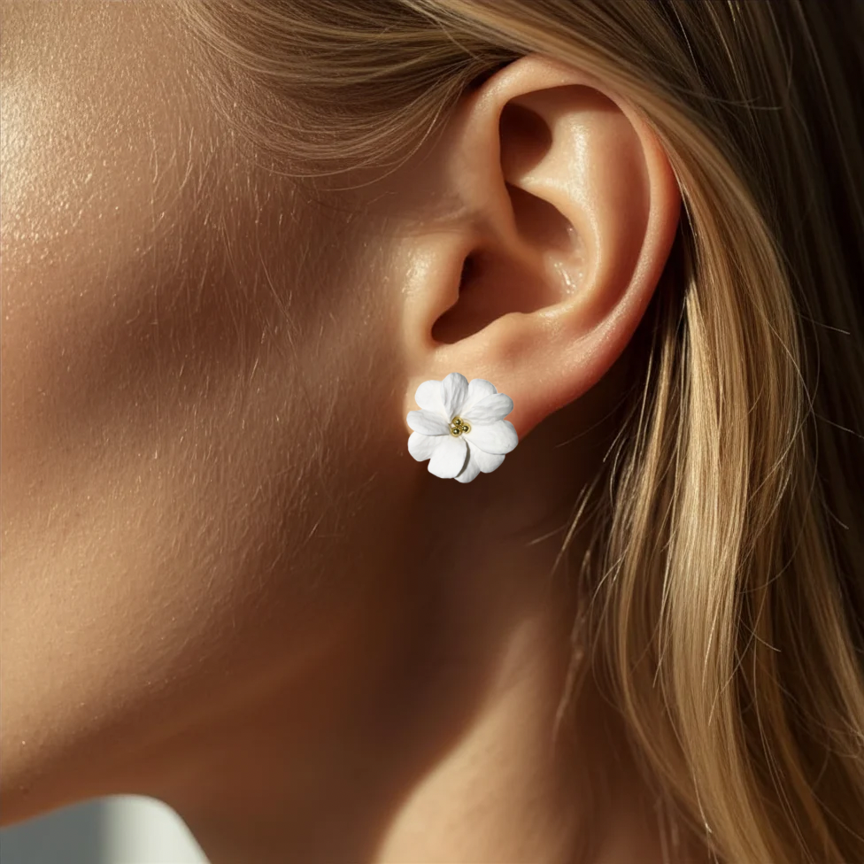 White Bloom stud earrings